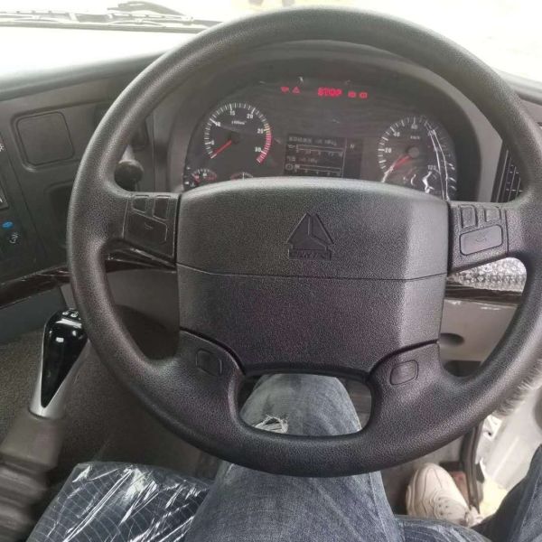 Используемое Howo/Sino сварочный трактор/лошадь тележки с хорошим состоянием RHD