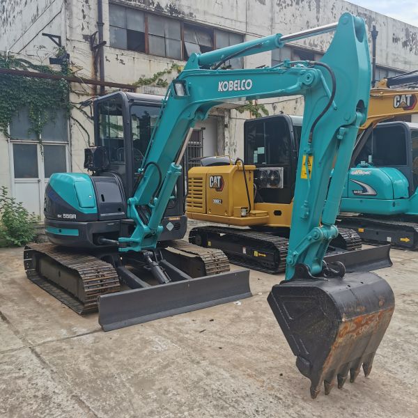 Used Kobelco SK55 Mini Excavator in Shanghai 5000 KG Machine Weight 422 Working Hours