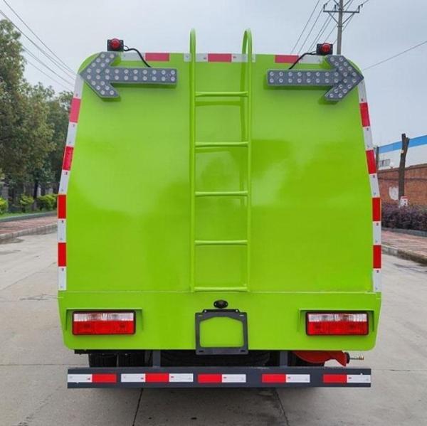 7300kg 2500L 2.5m3 Road Guardrail Cleaning Truck Strong Power