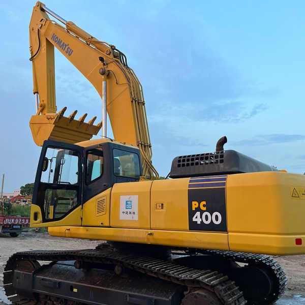 Использованный экскаватор Crawler Komatsu PC400 доступен в оригинальном цвете