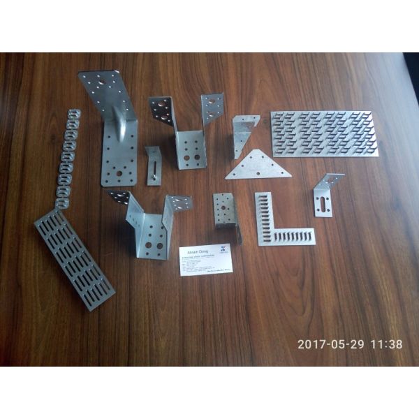 Placas de clavos de zinc de banda El componente esencial para el conector de madera de placa dentada