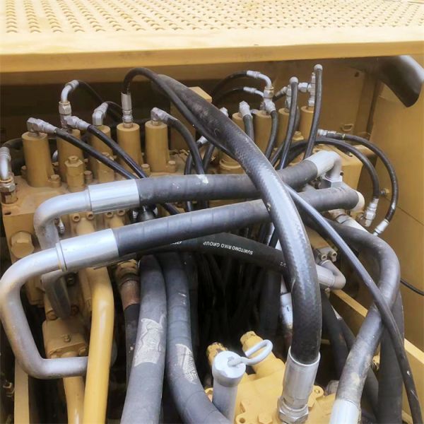 Fabricada no Japão, escavadeira usada Cat 320C com peças originais.