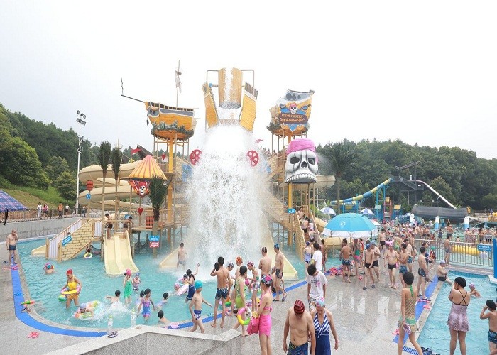 Красочные водные горки бассейна спортивной площадки Aqua