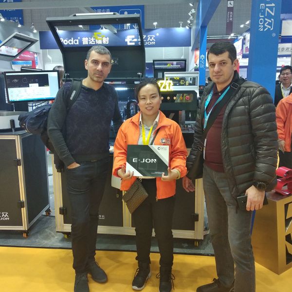 T16 Автоматическая алюминиевая профильная 3D-машина для изгиба букв