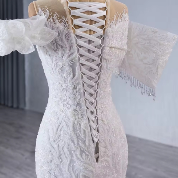 Vintage Ruffles Boho V-neck Sleeveless Beaded Bridal Mermaid Court Train White Lace And Tulle Long Wedding Dress