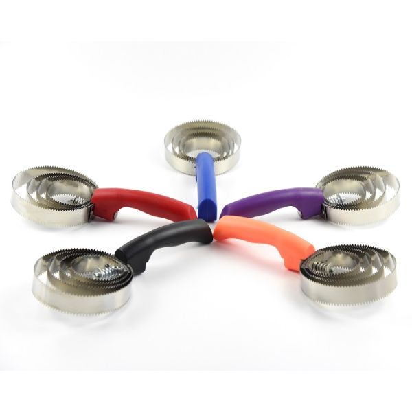 Гребень карри спирали заботы лошади 4 петель с ручкой опционного цвета пластиковой