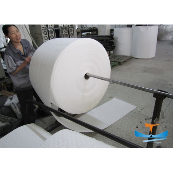 100 Polypropylene Industrial Oil Absorbent Rolls For Cleaning Up Petroleum Spills