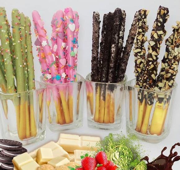 1300kg/h Chocolate Enrober Machine Air Cooling Pocky Sticks Double Coating Production Line