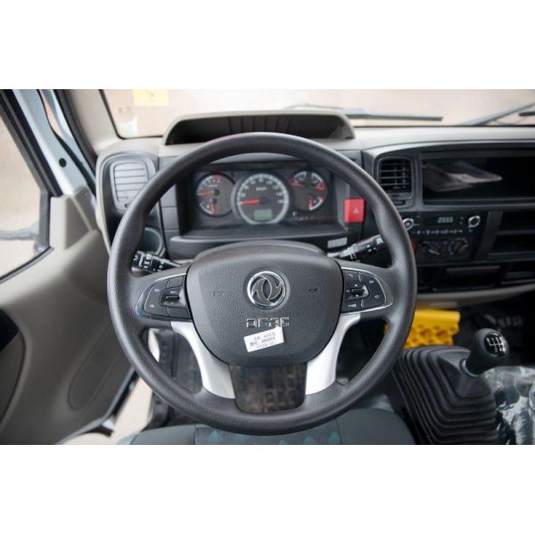 Dongfeng Dolica Single Row Light Duty VAN Truck 140HP 6 Speed