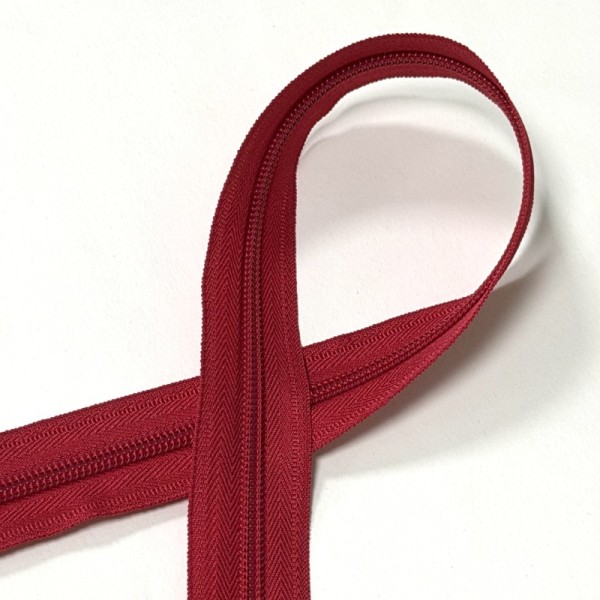 Durable Red #5 Nylon Coil Zipper Smooth For Outerwear Sweatshirts