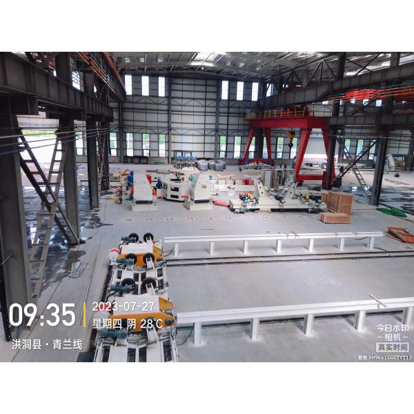 Префабрикованный полиуретановый опрыскивающий изолятор HDPE обмотка защитный куртка непосредственно закопанная стальная труба машина автоматическая