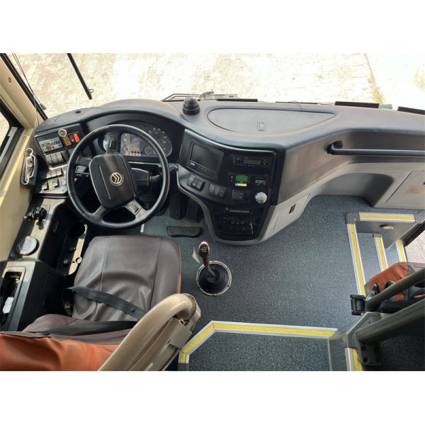 Autocarro usado Autocarro de segunda mão Autocarro com GOLDEN DRAGON autocarro de 47 lugares Tipo de combustível diesel