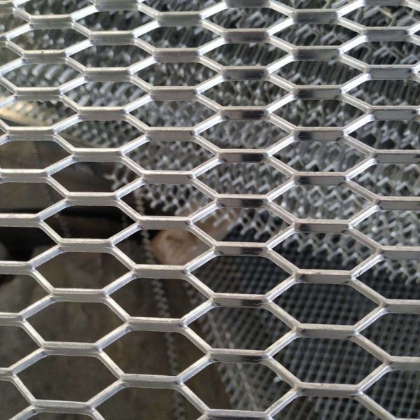 Low Carbon Galvanized Sheet 2mm Hexagonal hole Expanded Metal Mesh