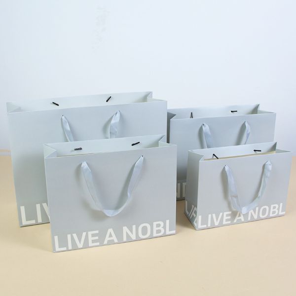Thickened Kraft Paper White Cardstock Gift Bags Clothing Store Tote Bags Custom Logo Printing Packaging Bags