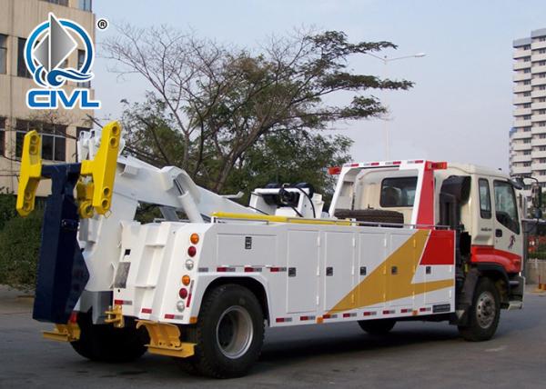 SINOTRUK HOWO 4x2 Wrecker Truck / Obstacle Cleaning Truck / Road Block Removal Truck , Towing 17t , 290hp , LHD