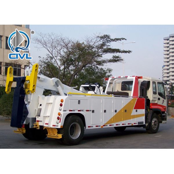 SINOTRUK HOWO 4x2 Wrecker Truck / Obstacle Cleaning Truck / Road Block Removal Truck , Towing 17t , 290hp , LHD
