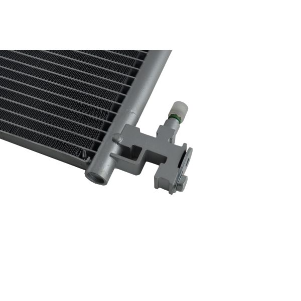 23333680 Parties automobiles Condensateur de climatisation pour Chevrolet CRUZE Buick Excelle XTS