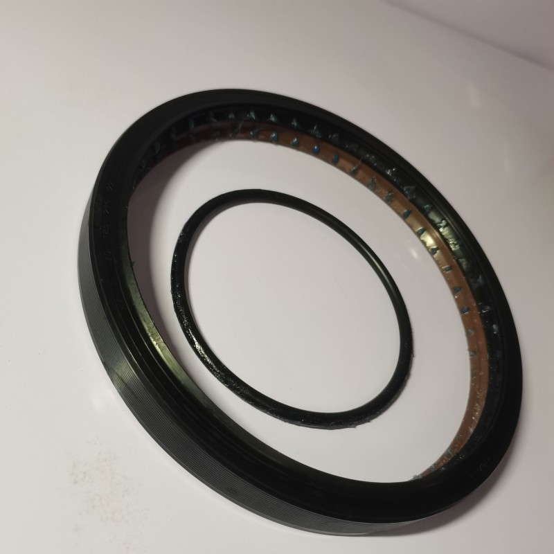 Original Quality Leak Prevention Durability Truck High-Temperature Resistance Rear Wheel Oil Seal for Truck Parts