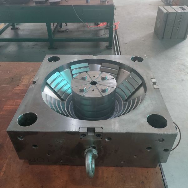Plastic Injection Moulding Services For Wholesales PP Components