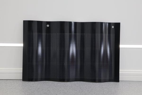 Thin Film Photovoltaic Solar Roof Curve Tile Glass Shingle Panel Solar BIPV Roof Tiles