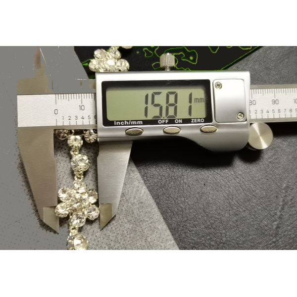 Silver Copper Plated Diamond Rhinestone Necklace Welded Flower Shape