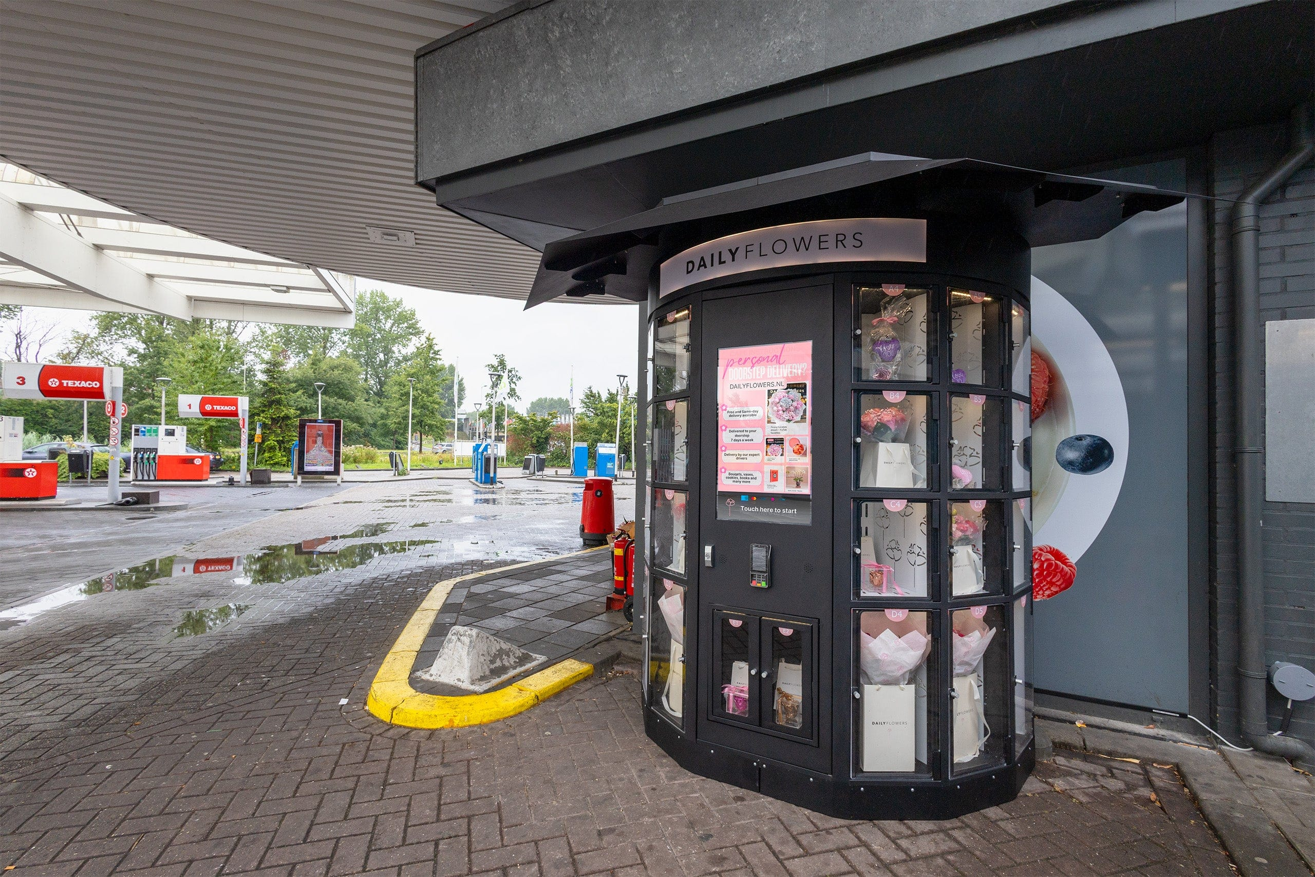 WEIMI Out Door Flower Vending Machine with Smart Cooling, Touch Screen & Inventory Management