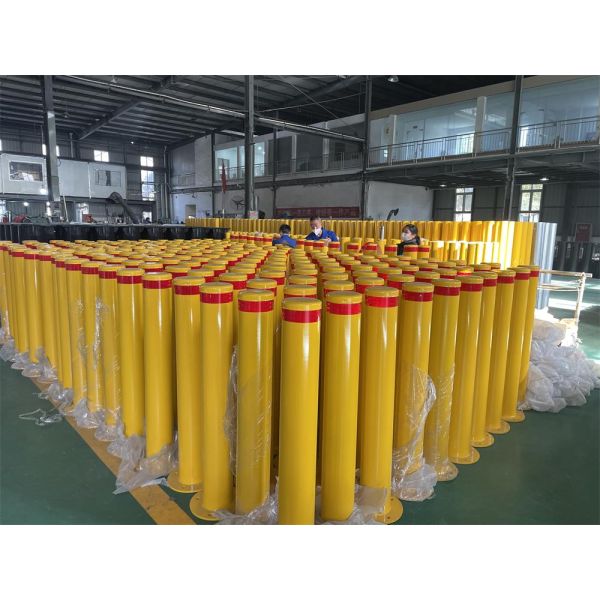 Australia Instalación estandarizada con tornillo Bollardo revestido de polvo amarillo con base redonda