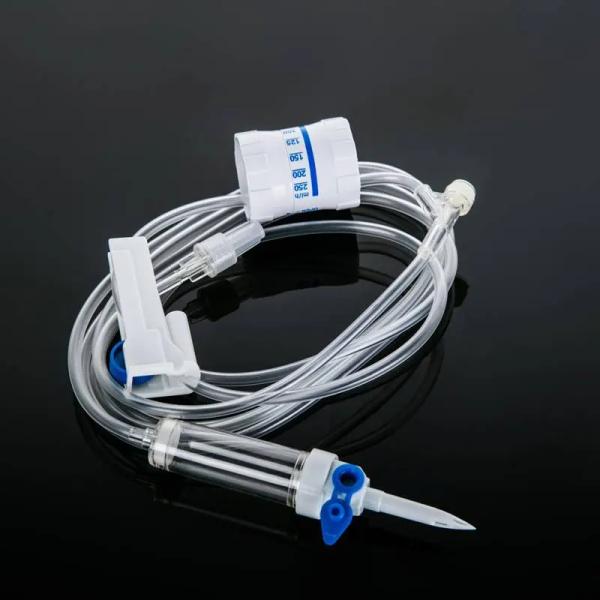 Transparent IV Infusion Set with Adjustable Flow Regulator and 60 Drops/ml for Medical Use