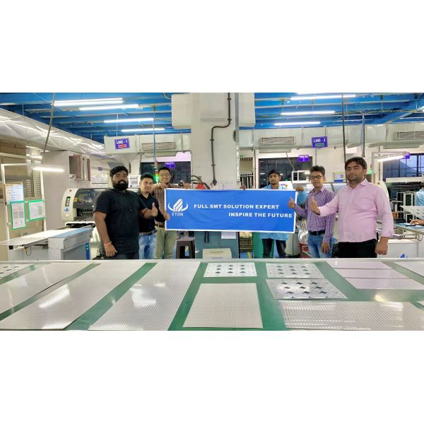 Высокоскоростной свет СИД голов SMT производственной линии 68 света прокладки СИД делая машину