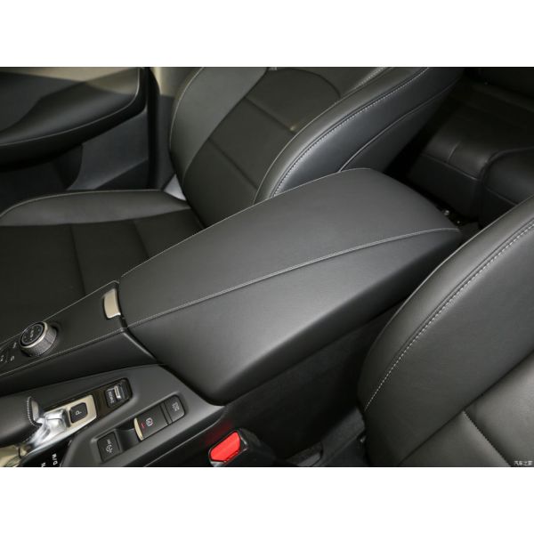 215 Km/H Top Speed Sedan Qx50 2.0t 2WD Fashion Gasoline Car with Advanced Technology