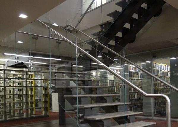 U Shape Tempered Glass Stair Railings Interior , Steel Staircase With Wood Treads