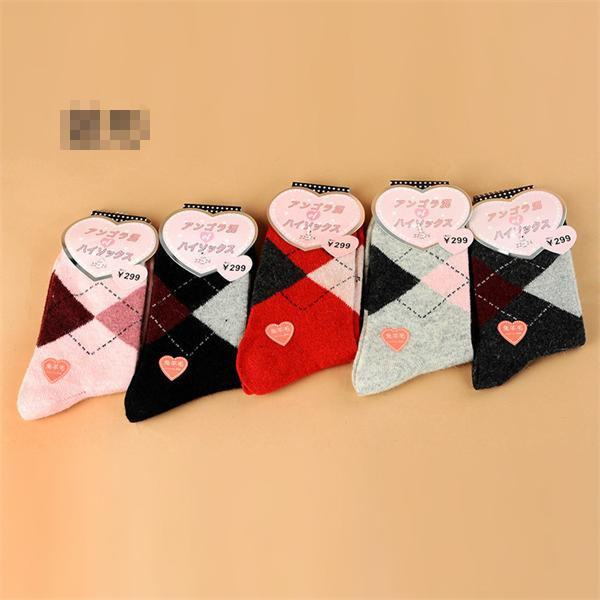 Hot selling christmas patterned design winter wool socks in high warmth for women