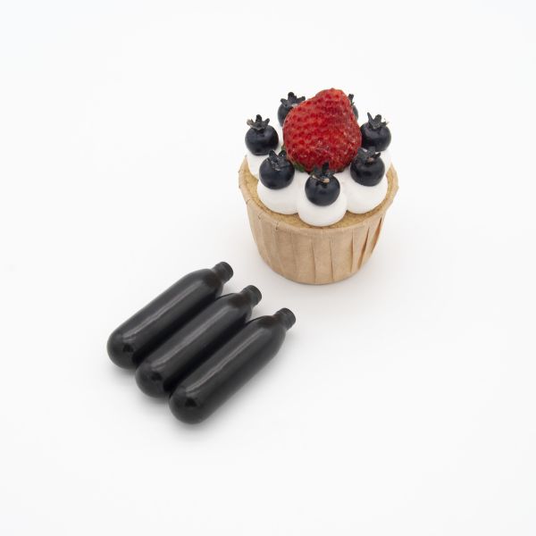 Серебристые патроны сливк хлыста N2O 10/24/50 пакетов