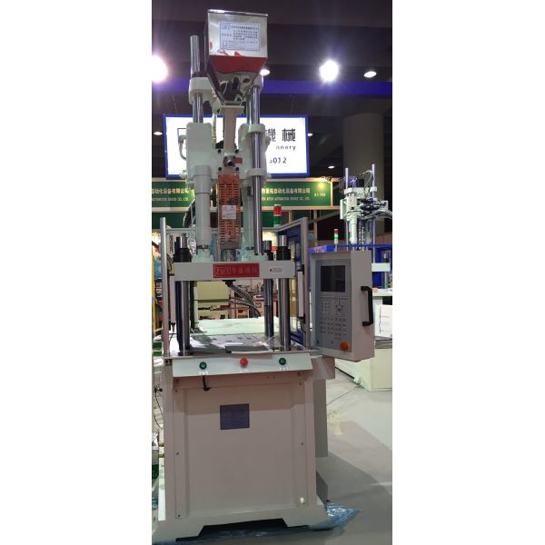 35T Plastic Vertical Injection Moulding Machine Max Daylight 340/280mm For Chip Automatic