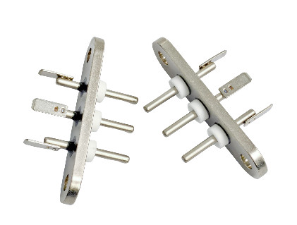 30A Sealed Terminal with Bimetallic Tinned Welding Sheets -40°C 150°C Two Oppositely Oriented Solder Joints
