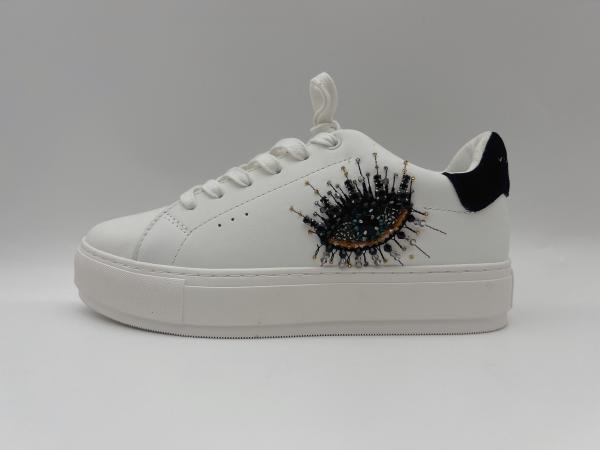 Soft Cow Womens Leather Hiking Shoes , Classic White Shoes With Decorative Stone Flower