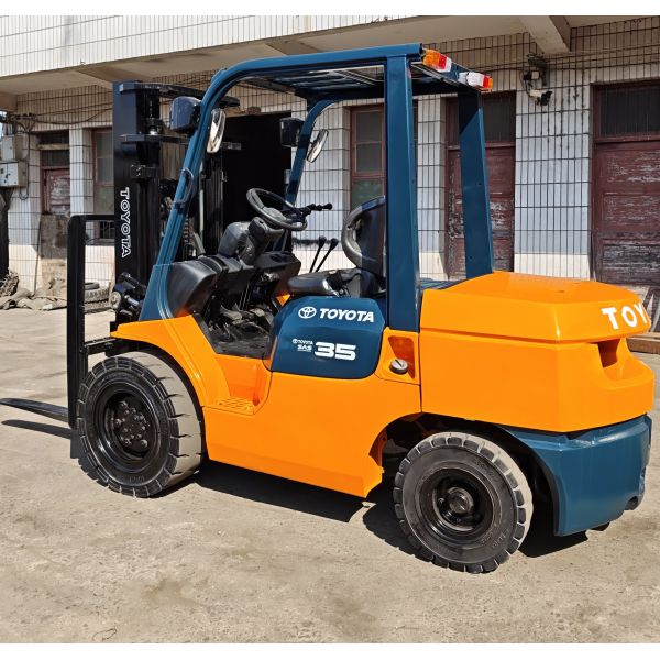 3.5 Ton Hydraulic Machine Diesel Engine Forklift Secondhand TOYOTA 35 Forklift