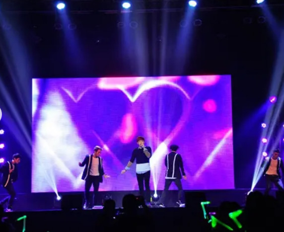 Large LED Video Wall Display P4 / 64*32 Dot Matrix Resolution Full Color RGB LED Display Boards