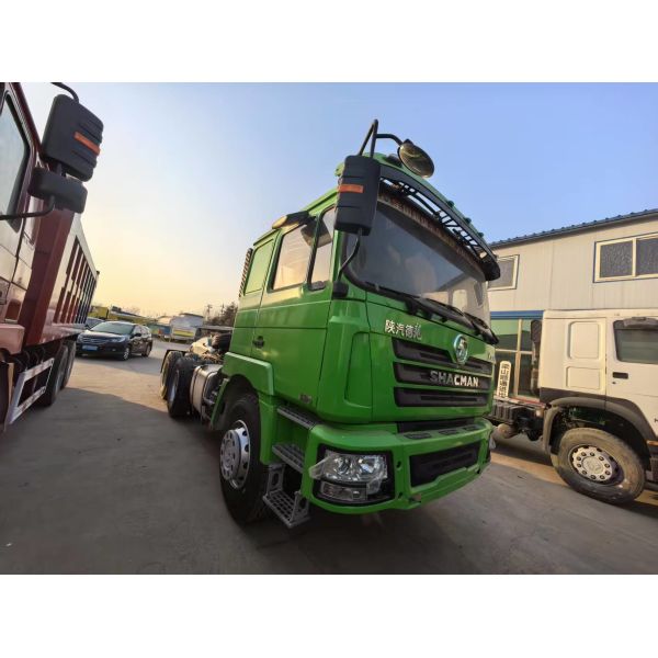 Camión Shacman F3000 Camión potente 380hp 6*4 Modo de conducción 10 neumático funcionando mal en la carretera