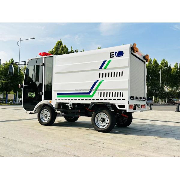 Fully Enclosed Sanitation Cleaning Truck Four Wheel Drive Pure Electric Sprinkler Truck