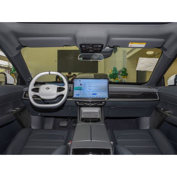 4880*1895*1460 longitud * anchura * altura 400 potencia máxima Dongfeng Yipai 007 automóvil eléctrico deportivo con 540 rango de eficiencia energética