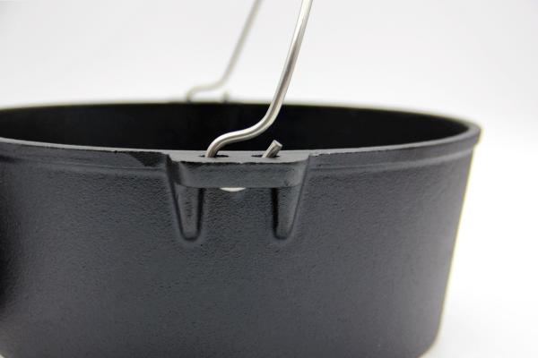 6kg Pre Seasoned Cast Iron Dutch Oven with Lid and Silicone Pot Holder