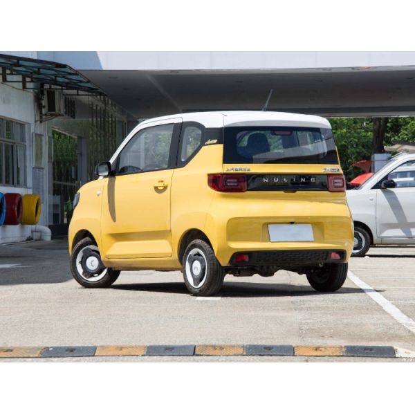 20kw Wuling Hongguang Mini Four Seat Electric Car Fashionable Chinese Electric Vehicle