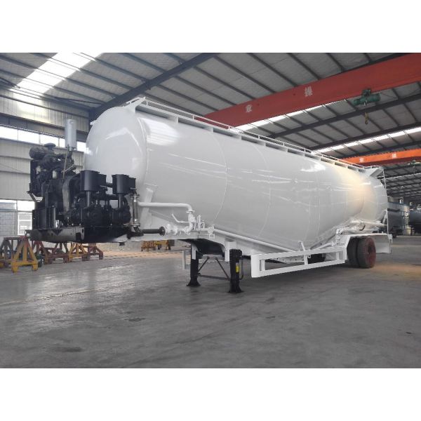 2 Axles V Type Tank Semi Trailer For Dry Powder Meterial Carry 40 - 45 M3 Capacity