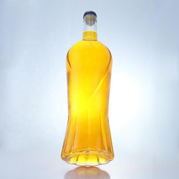Exquisite Design 750ml Clear Vodka Liquor Bottle with Cork Glass Collar Material