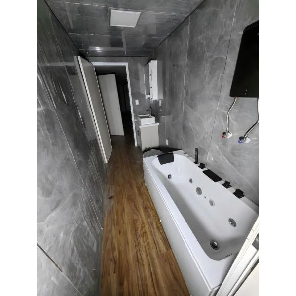 Quick Installation Double-Wing Insulated Expandable Container House with Galvanized Steel Frame for Construction Sites