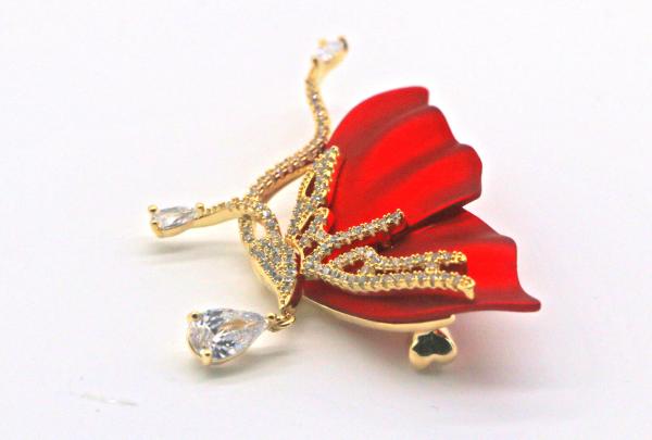 Red Petal Diamond Brooch Pin With Copper Clasp For Clothing