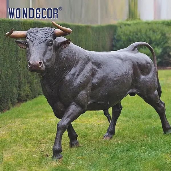 Outdoor decorative metal animal life size cast bison Bronze sculpture