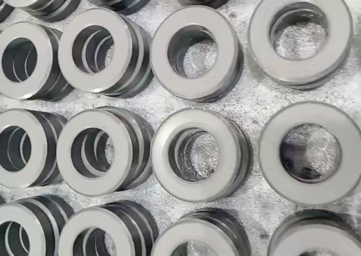 Части из вольфрамового карбида высокой прочности, устойчивые к абразии для промышленного применения