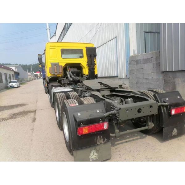 6X4 HOWO Тракторный грузовик 420 л.с. Вторая рука головка трактора с 351-450 л.с.